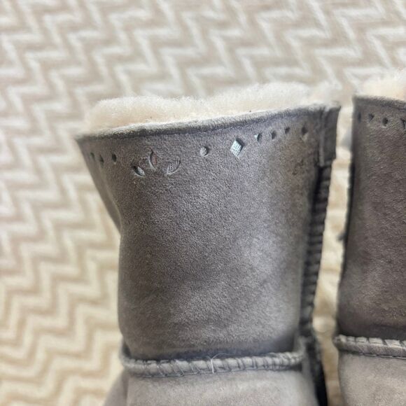 UGG Australia Women's Dixi Flora Perf Suede Sheepskin Boots Gray Size 6 - Picture 3 of 12